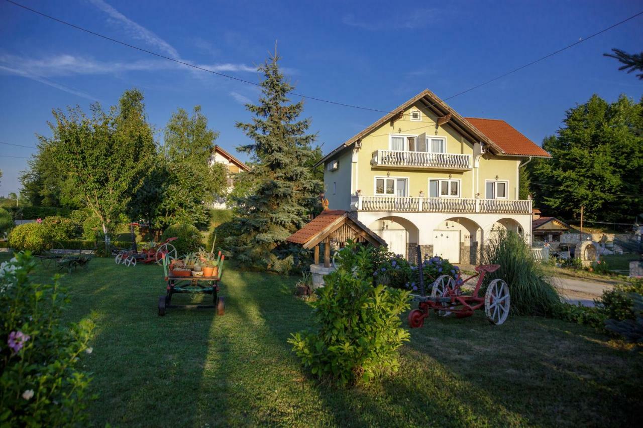 Studio Apartments Eagle Rakovica Exteriér fotografie